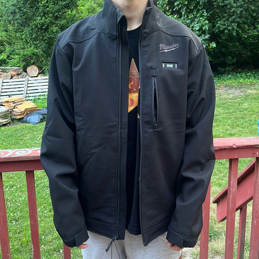 Milwaukee Heated jacket, size large, many pockets,  black